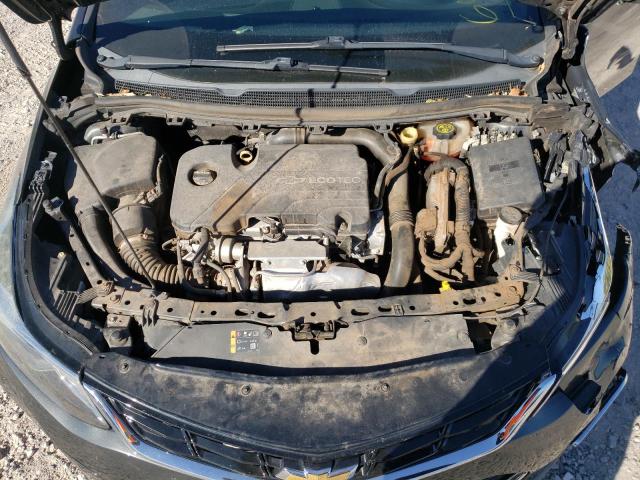 Photo 7 from auction – 2017 CHEVROLET CRUZE LT with VIN 3G1BE6SM2HS536491