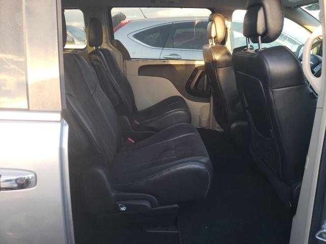 Photo 6 from auction – 2016 CHRYSLER TOWN & COU with VIN 2C4RC1JGXGR113051