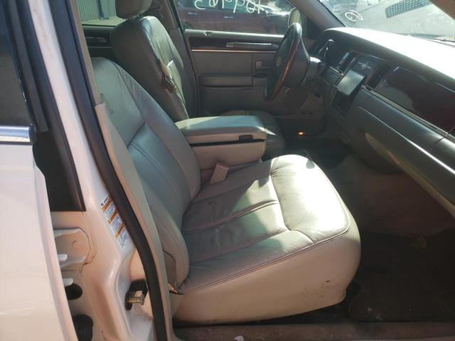 Photo 5 from auction – 2003 LINCOLN TOWN CAR C with VIN 1LNHM83W23Y682922