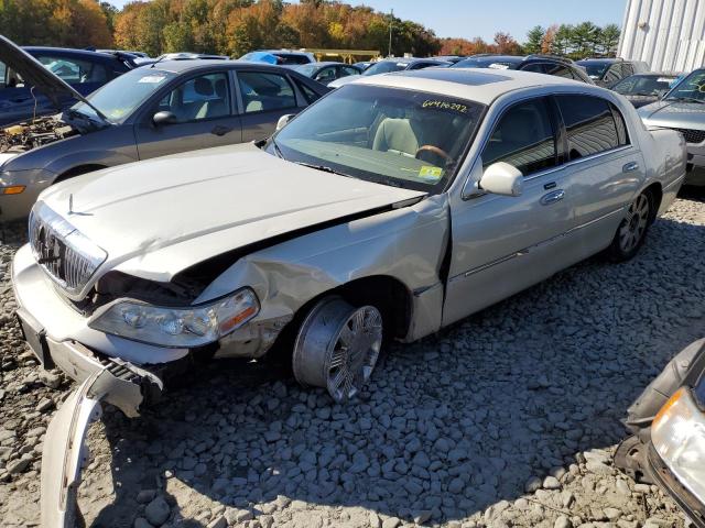 Photo 2 from auction – 2004 LINCOLN TOWN CAR U with VIN 1LNHM83W44Y672619