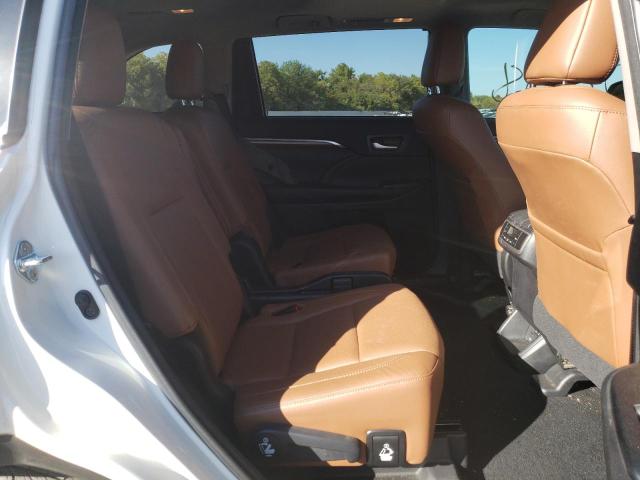 Photo 6 from auction – 2017 TOYOTA HIGHLANDER with VIN 5TDDZRFH6HS458014
