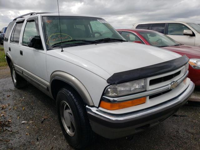 CHEVROLET BLAZER 2000 with VIN 1GNDT13W9Y2212482 - Photo from auction