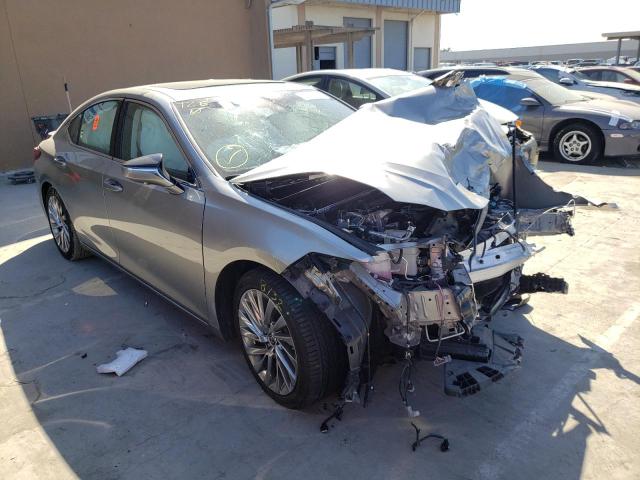 LEXUS ES 300H 2019 with VIN JTHB21B16K2041172 - Photo from auction