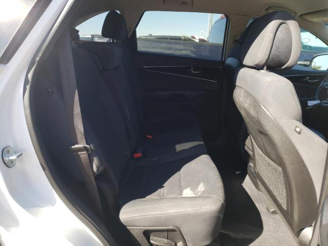 Photo 6 from auction – 2016 KIA SORENTO LX with VIN 5XYPGDA32GG060439