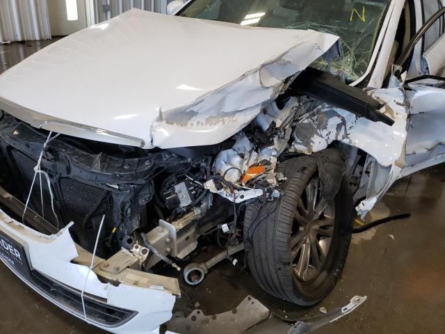 Photo 9 from auction – 2014 HYUNDAI GENESIS 3. with VIN KMHGC4DD2EU263838