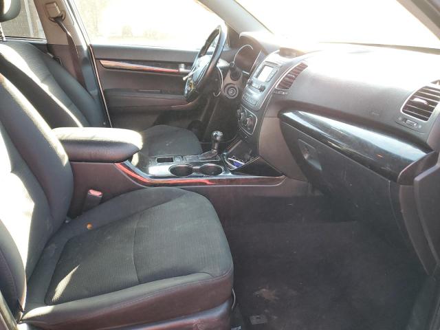 Photo 5 from auction – 2014 KIA SORENTO LX with VIN 5XYKTCA68EG534689