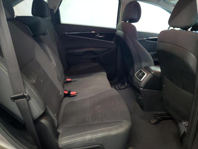 Photo 6 from auction – 2016 KIA SORENTO LX with VIN 5XYPGDA32GG090332