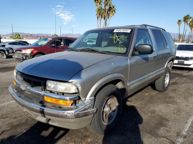 Photo 2 from auction – 2000 CHEVROLET BLAZER with VIN 1GNCS13W5Y2139612