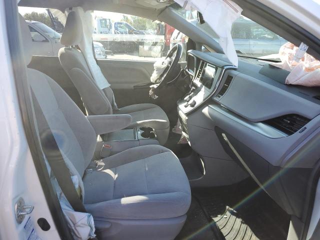 Photo 5 from auction – 2017 TOYOTA SIENNA LE with VIN 5TDJZ3DC3HS170023
