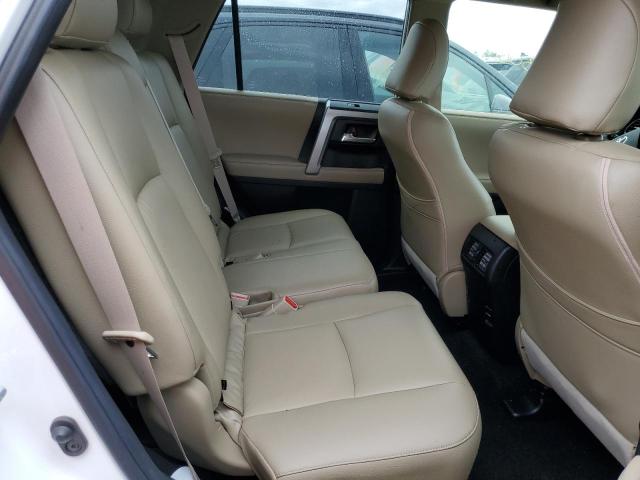 Photo 6 from auction – 2018 TOYOTA 4RUNNER SR with VIN JTEBU5JR2J5597613