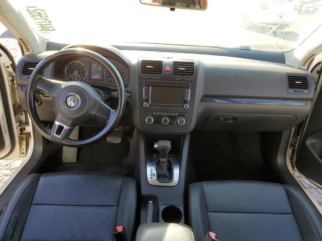 Photo 8 from auction – 2010 VOLKSWAGEN JETTA WOLF with VIN 3VWRA7AJ8AM020965