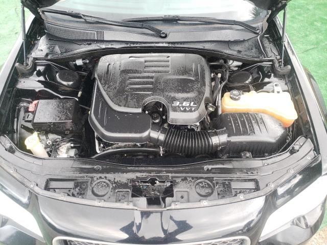 Photo 7 from auction – 2018 CHRYSLER 300 LIMITE with VIN 2C3CCAEG0JH194174