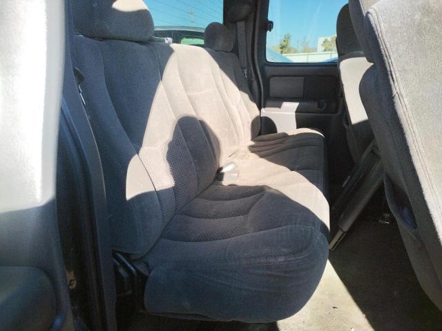 Photo 6 from auction – 2004 CHEVROLET SILVERADO with VIN 2GCEC19VX41220886