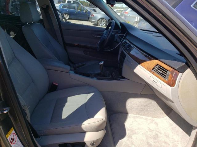 Photo 5 from auction – 2006 BMW 325 I with VIN WBAVB13526KR57740