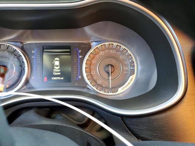 Photo 8 from auction – 2016 CHRYSLER 200 LIMITE with VIN 1C3CCCAB5GN121274