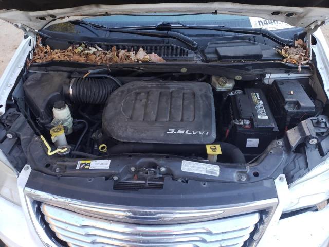 Photo 7 from auction – 2014 CHRYSLER TOWN & COU with VIN 2C4RC1BG7ER178788