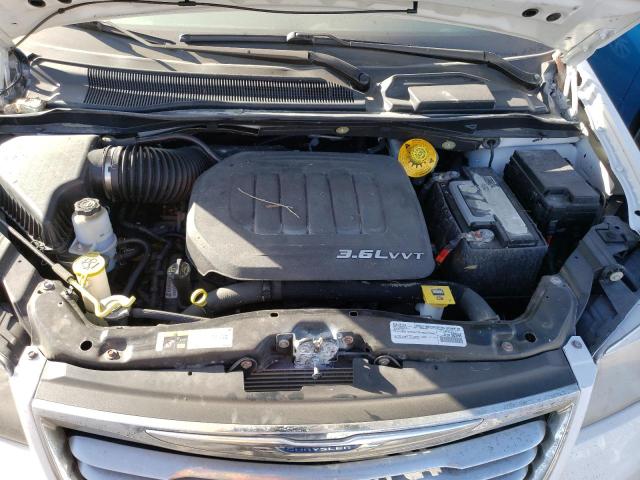 Photo 7 from auction – 2016 CHRYSLER TOWN & COU with VIN 2C4RC1BG8GR222414