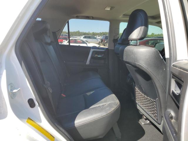 Photo 6 from auction – 2020 TOYOTA 4RUNNER SR with VIN JTEBU5JRXL5770247