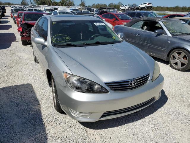 TOYOTA CAMRY LE 2005 with VIN 4T1BF30K55U591786 - Photo from auction
