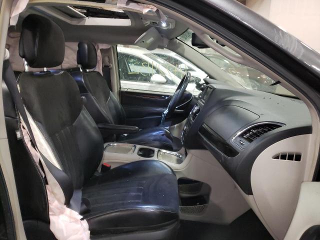 Photo 5 from auction – 2016 CHRYSLER TOWN & COU with VIN 2C4RC1JG6GR254246
