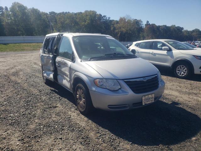 Photo 1 from auction – 2005 CHRYSLER TOWN & COU with VIN 2C4GP44RX5R375580