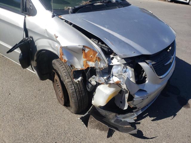 Photo 9 from auction – 2003 CHRYSLER TOWN & COU with VIN 2C4GP243X3R268879
