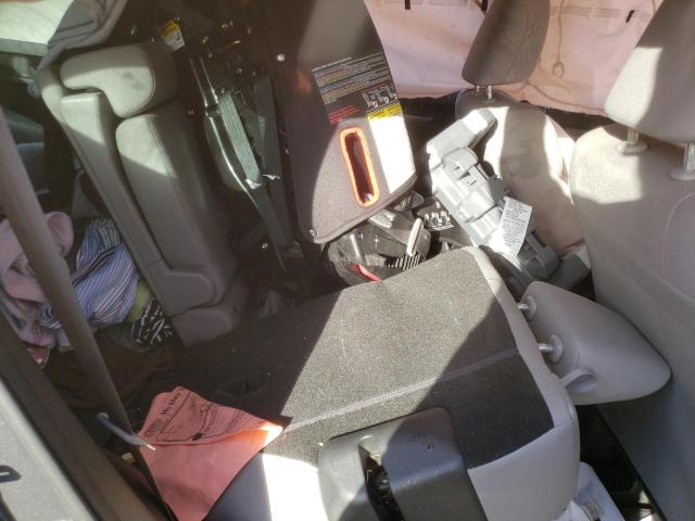 Photo 6 from auction – 2016 HONDA CR-V LX with VIN 2HKRM3H32GH532827