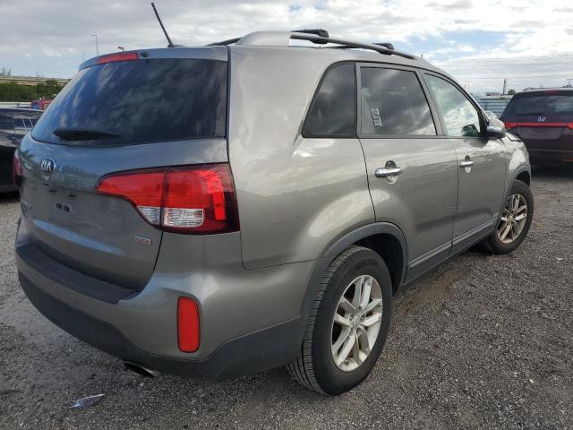 Photo 4 from auction – 2015 KIA SORENTO LX with VIN 5XYKTDA67FG567769