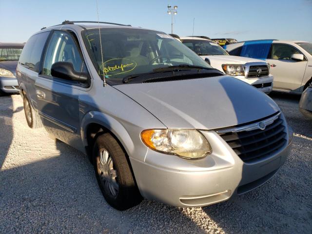 CHRYSLER TOWN & COU 2006 with VIN 2A4GP54L66R623370 - Photo from auction