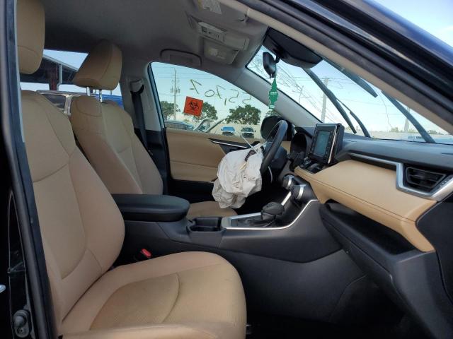 Photo 5 from auction – 2019 TOYOTA RAV4 LE with VIN JTMH1RFV9KD030987