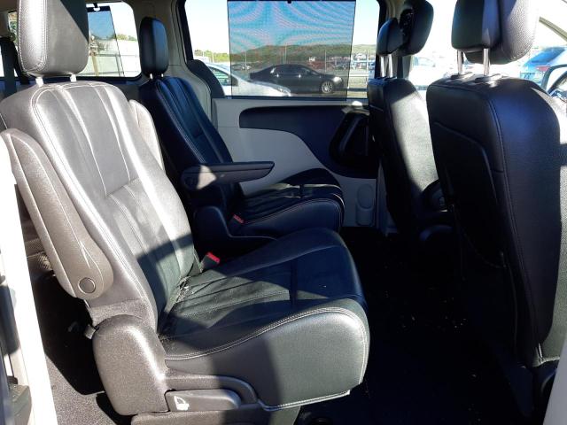 Photo 6 from auction – 2015 CHRYSLER TOWN & COU with VIN 2C4RC1BG9FR629074