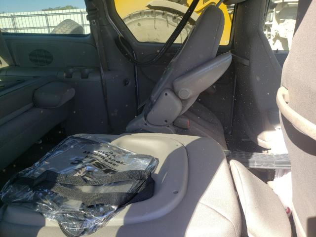 Photo 6 from auction – 2003 CHRYSLER TOWN & COU with VIN 2C4GP243X3R268879