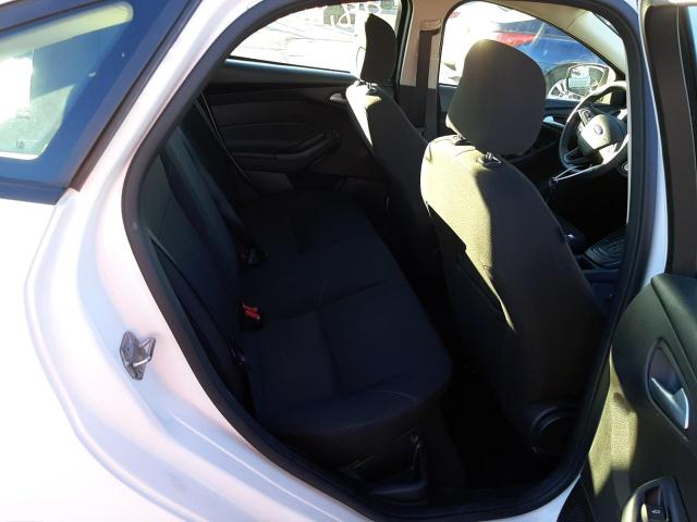Photo 6 from auction – 2015 FORD FOCUS SE with VIN 1FADP3F21FL203936
