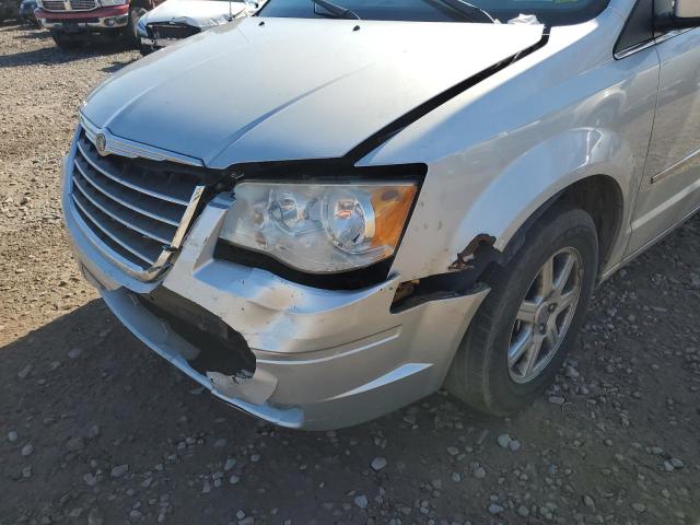 Photo 9 from auction – 2010 CHRYSLER TOWN & COU with VIN 2A4RR5D14AR235287