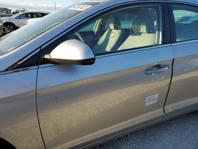 Photo 9 from auction – 2017 HYUNDAI SONATA SE with VIN 5NPE24AF2HH500959