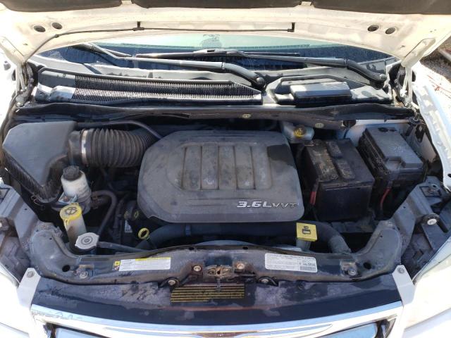 Photo 7 from auction – 2013 CHRYSLER TOWN & COU with VIN 2C4RC1CG1DR535380