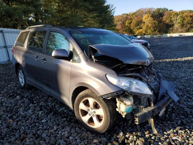 TOYOTA SIENNA LE 2017 with VIN 5TDKZ3DC0HS832600 - Photo from auction