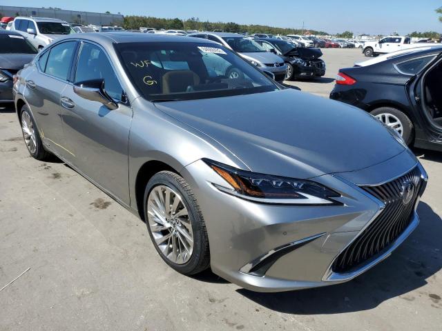 LEXUS ES 300H 2019 with VIN JTHB21B1XK2031082 - Photo from auction
