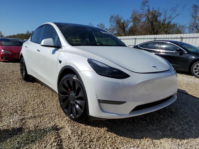 TESLA MODEL Y 2022 مع رقم تعريف المركبة 7SAYGDEF9NF372760 - صورة من المزاد