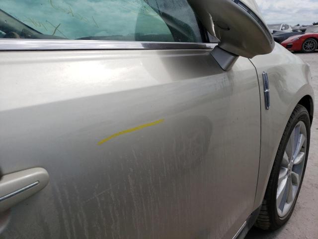 Фото 9 с аукциона – 2011 LINCOLN MKT с VIN 2LMHJ5ATXBBJ54853
