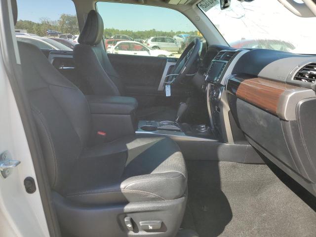 Photo 5 from auction – 2020 TOYOTA 4RUNNER SR with VIN JTEBU5JRXL5770247
