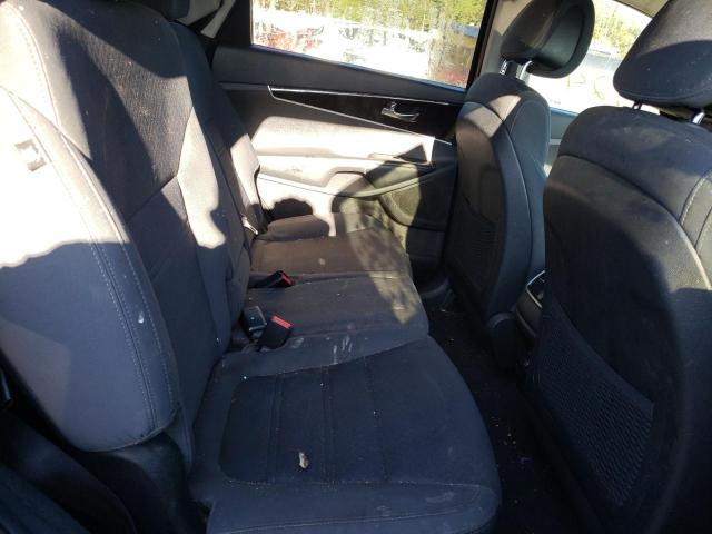 Photo 6 from auction – 2016 KIA SORENTO LX with VIN 5XYPG4A37GG082369