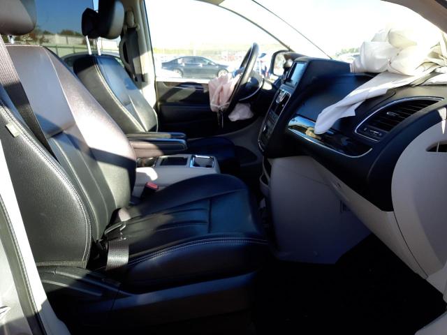Photo 5 from auction – 2015 CHRYSLER TOWN & COU with VIN 2C4RC1BG9FR629074
