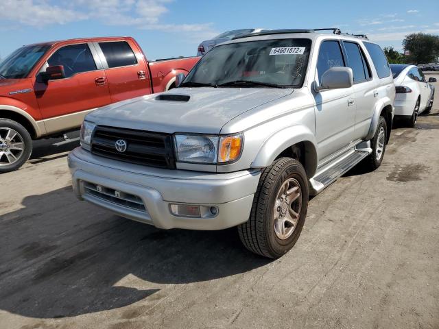 Photo 2 from auction – 2000 TOYOTA 4RUNNER SR with VIN JT3GN86R2Y0147344