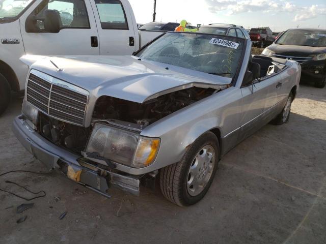 Photo 2 from auction – 1995 MERCEDES-BENZ E 320 with VIN WDBEA66E5SC274562