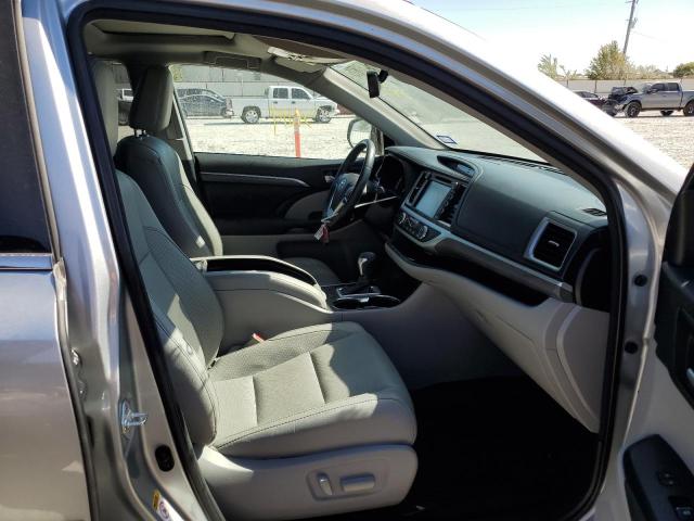 Photo 5 from auction – 2017 TOYOTA HIGHLANDER with VIN 5TDDGRFH7HS030121