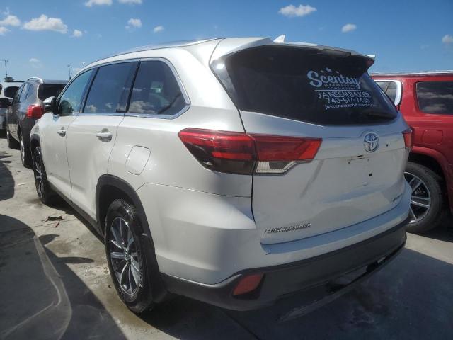 Photo 3 from auction – 2019 TOYOTA HIGHLANDER with VIN 5TDJZRFH6KS613770