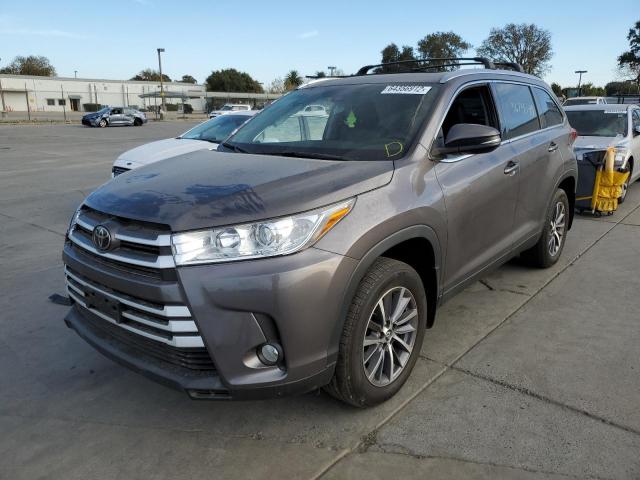 Photo 2 from auction – 2019 TOYOTA HIGHLANDER with VIN 5TDJZRFH2KS571680