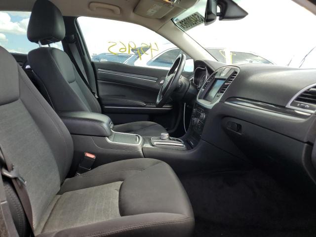 Photo 5 from auction – 2018 CHRYSLER 300 TOURIN with VIN 2C3CCAAG3JH340511