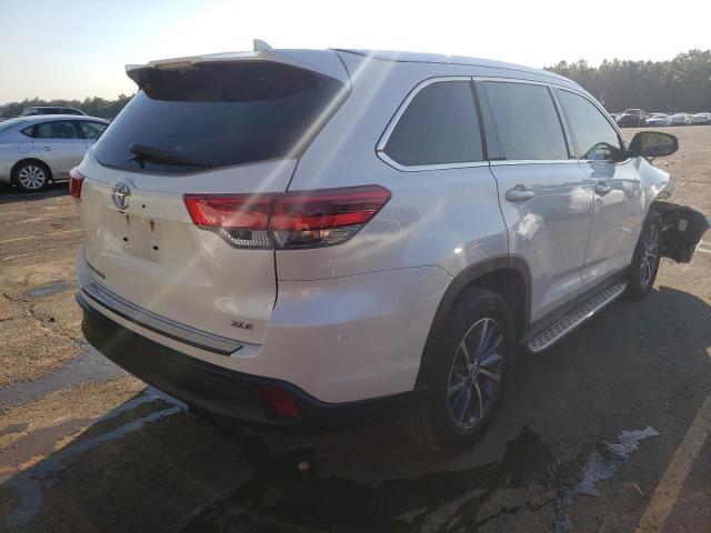 Photo 4 from auction – 2019 TOYOTA HIGHLANDER with VIN 5TDKZRFH2KS570050